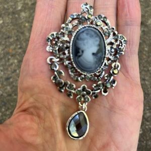Cameo Brooch Pin - Gray & Silver Tone